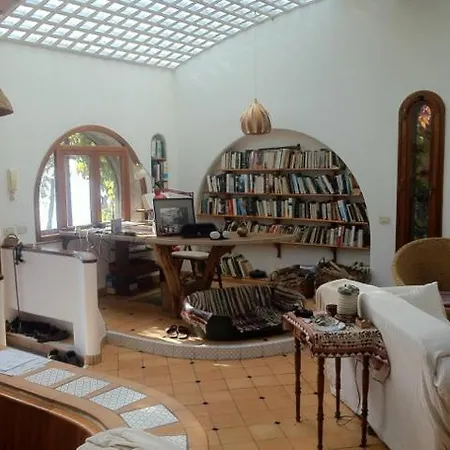 Secret Garden In Nocelle * بوسيتانو